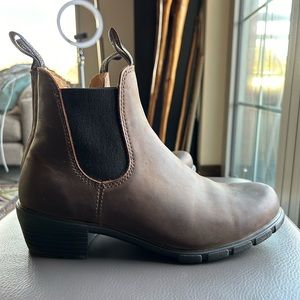 Blundstone 1673 WOMEN'S SERIES
HEELED BOOTS - ANTIQUE BROWN